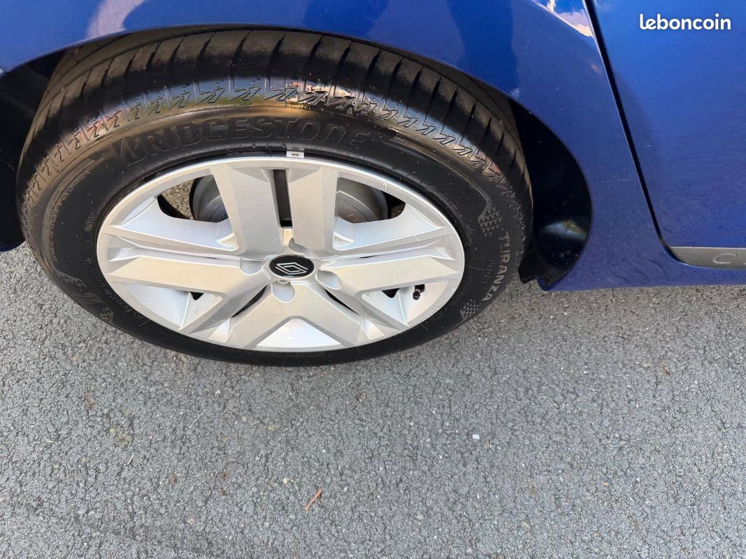 RENAULT Clio E-Tech full hybrid 145 Evolution (image 18)