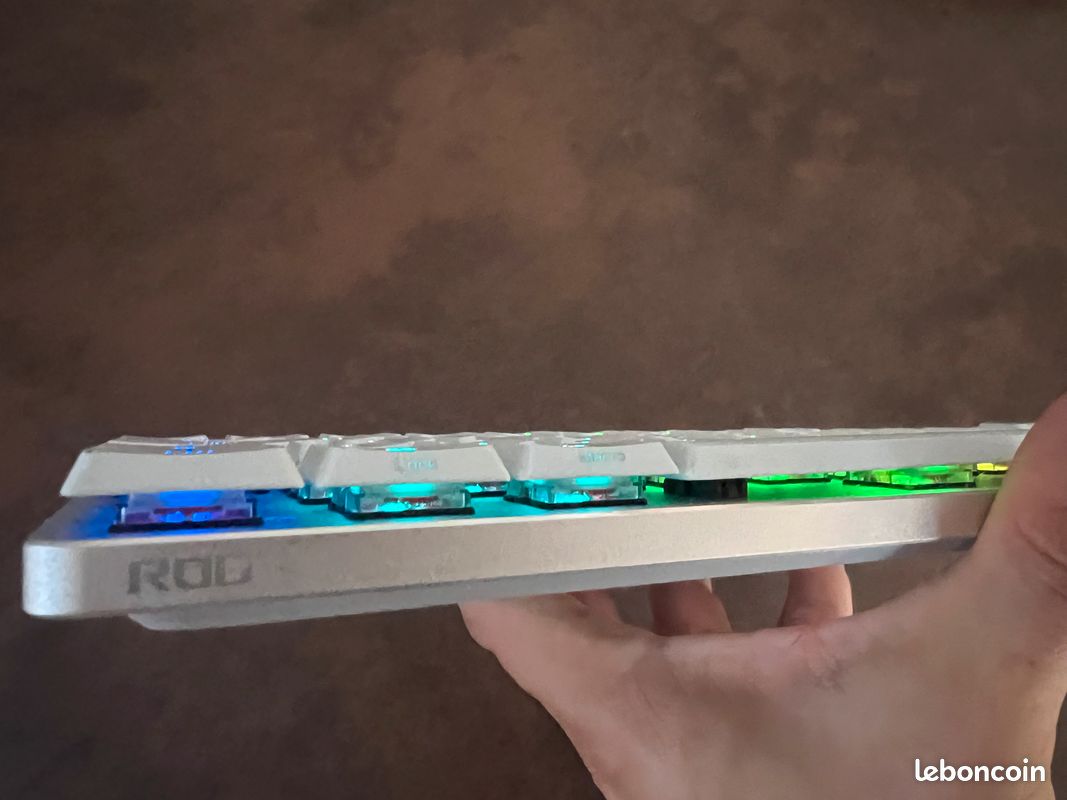 ASUS ROG Falchion RX Low Profile – Clavier Gaming Sans-Fil ⌨️🔥 (image 3)