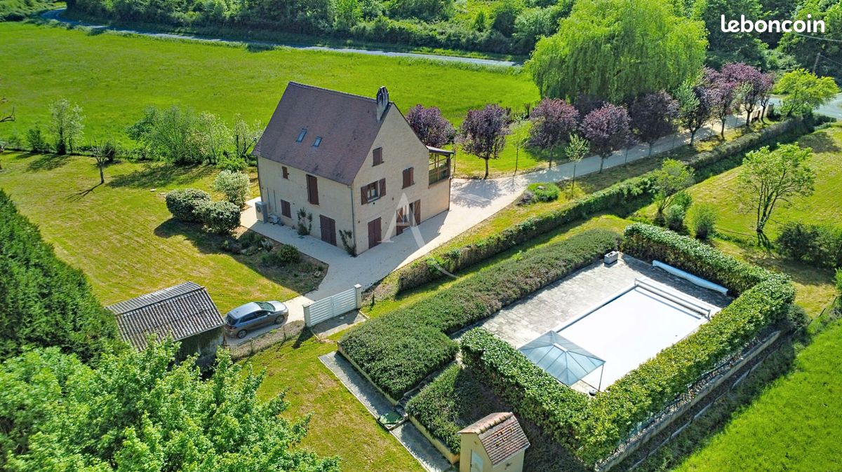 Maison 7 pièces 250 m² · à Puy-l'Évêque · 250 m² · 290 000 €
