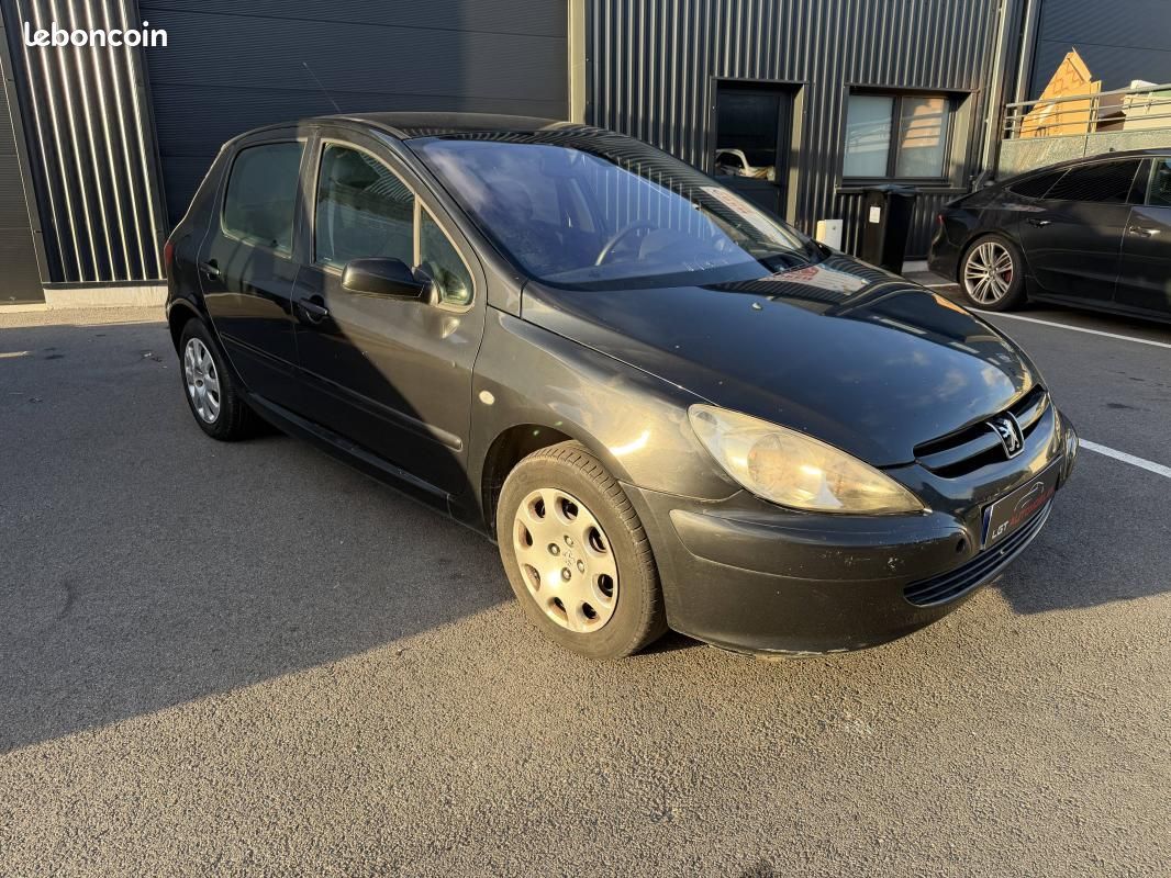 Peugeot 307 1.6 HDi90 Confort 5p (image 2)