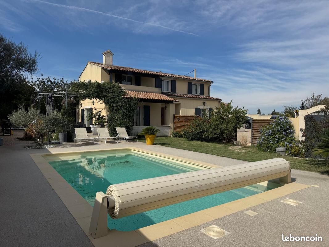 Maison 5 pièces 145 m² · à Saint-Saturnin-lès-Avignon · 145 m² · 525 000 €