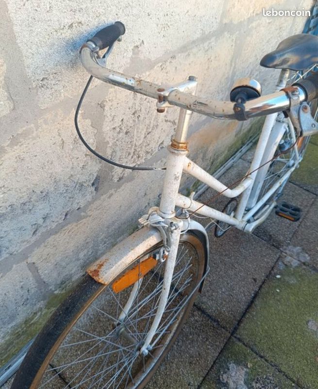 Vélo blanc femme (image 2)