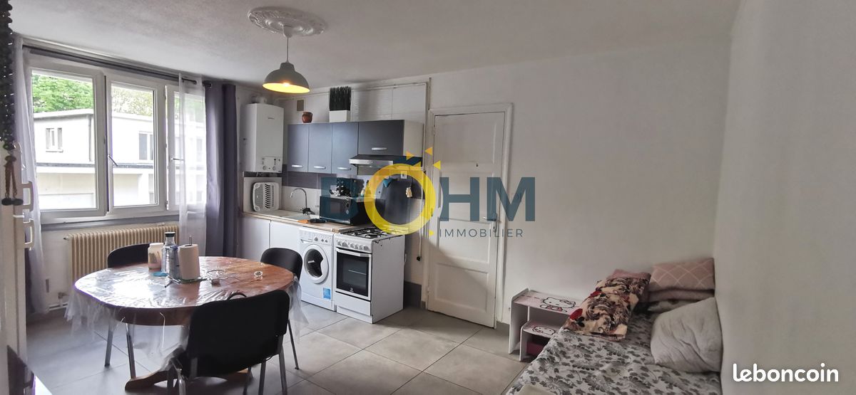 Appartement 3 pièces 49 m² · à Saint-Étienne · 49 m² · 480 €