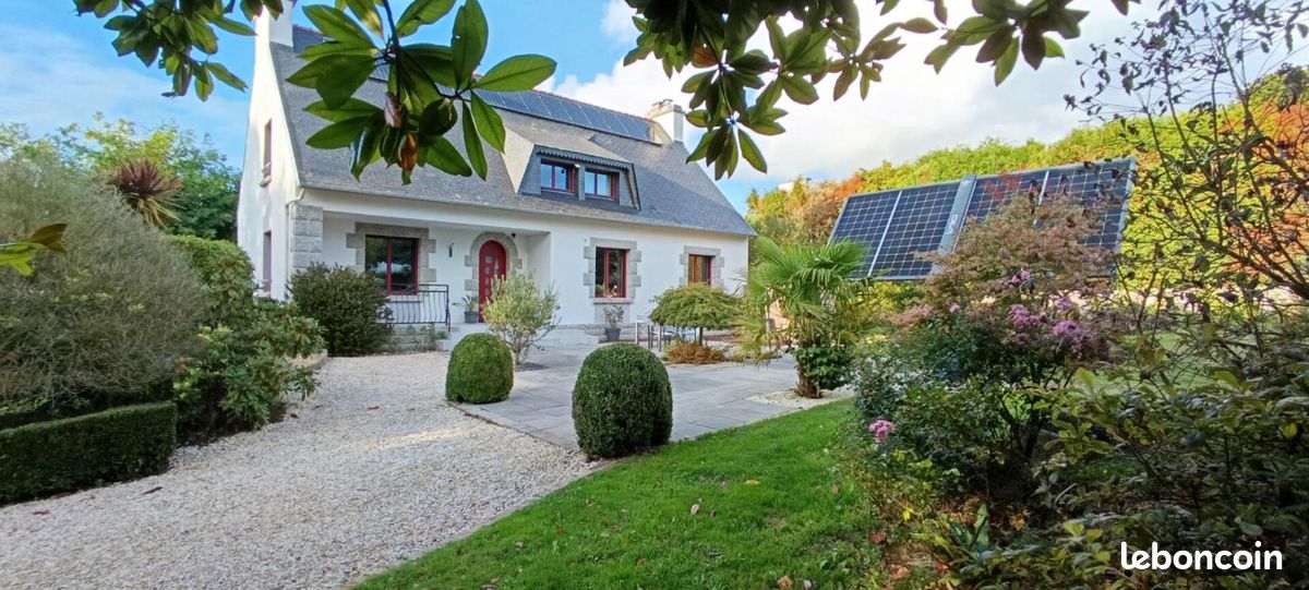 Maison 7 pièces 168 m² · à Saint-Divy · 168 m² · 470 000 €