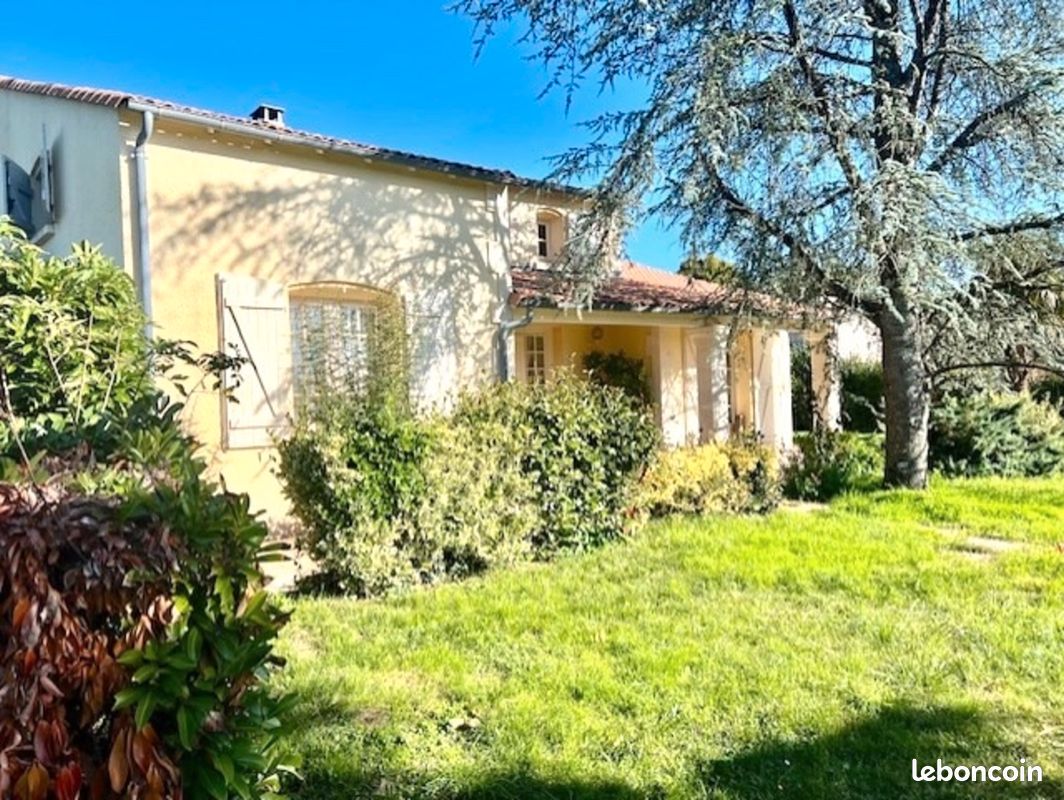 Maison 6 pièces 112 m² · à La Chapelle-des-Pots · 112 m² · 264 000 €