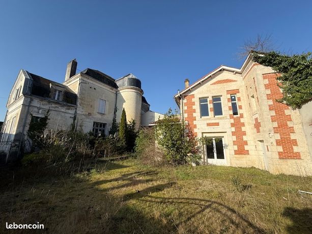 Immeuble 400 m² Saint-Aigulin