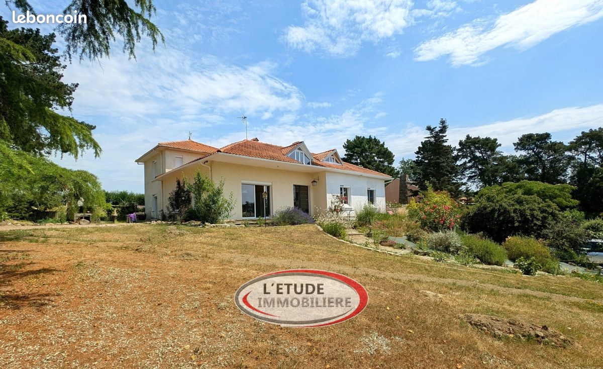 Maison 7 pièces 212 m² · à Le Pallet · 212 m² · 512 500 €