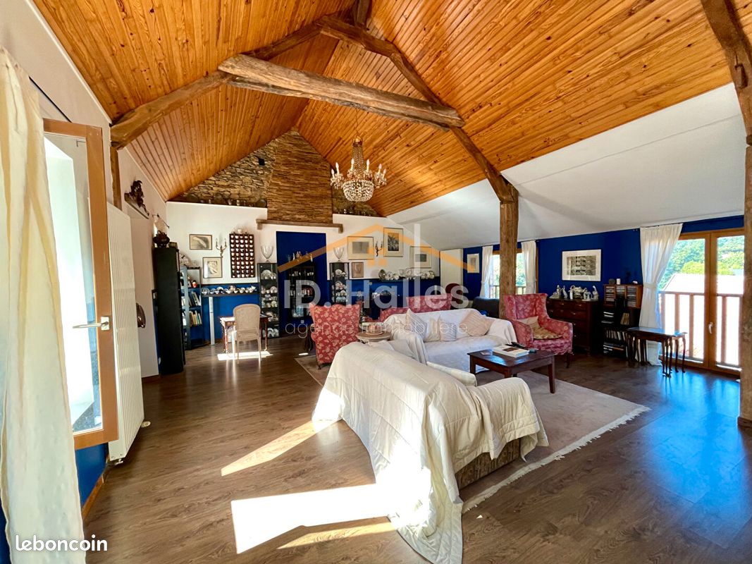 Maison 5 pièces 152 m² · à Ombrée d'Anjou · 152 m² · 122 000 €