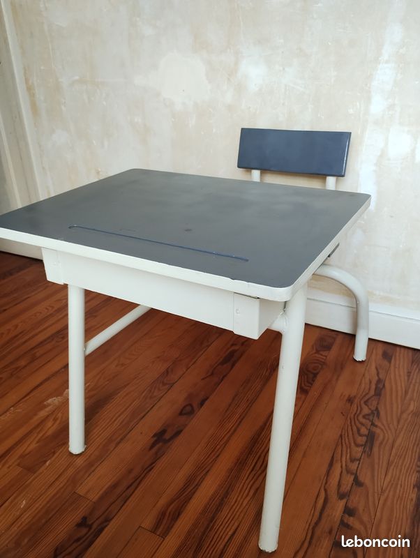 Bureau d'écolier (image 1)