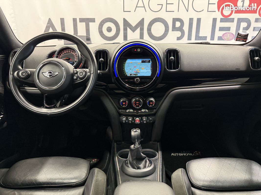 MINI Countryman II (F60) COOPER 1.5 i 136 cv BVM6 (1ère main, toit ouvrant, affichage tête haute) (image 10)