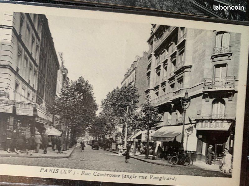Tout Paris 429 20e Rue des Pyrenees Jour de Marche