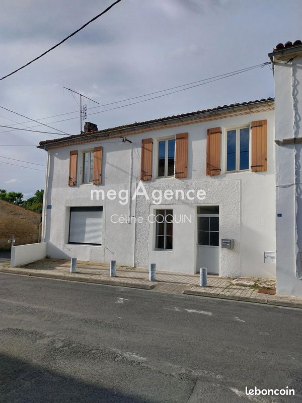 Maison 9 pièces 235 m² · à Champagnolles · 235 m² · 259 000 €