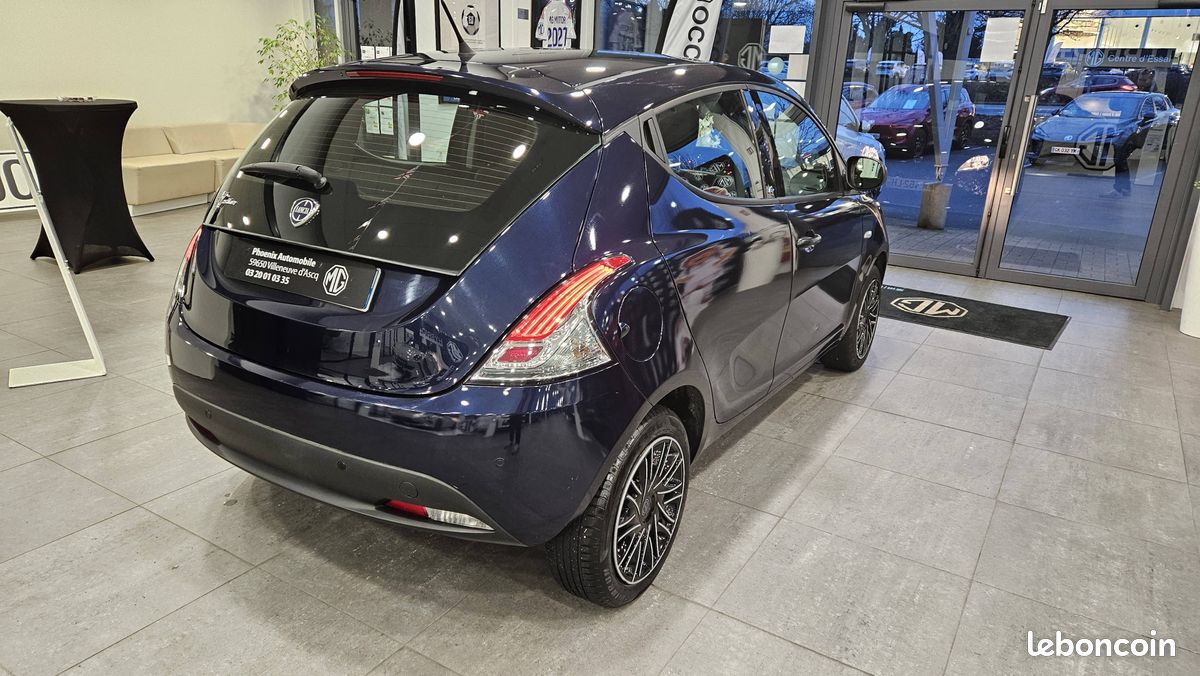 LANCIA Ypsilon 0.9 TwinAir 85 ch Stop&Start Elefantino 2014 (image 4)