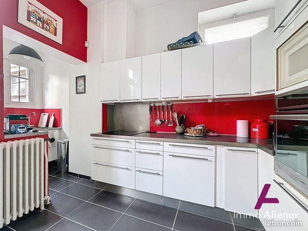Maison 8 pièces 221 m² — 6