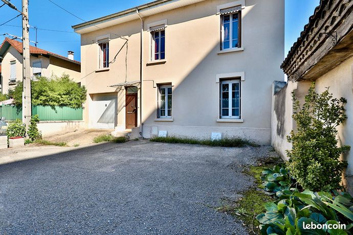 Maison 8 pièces 195 m² — 1
