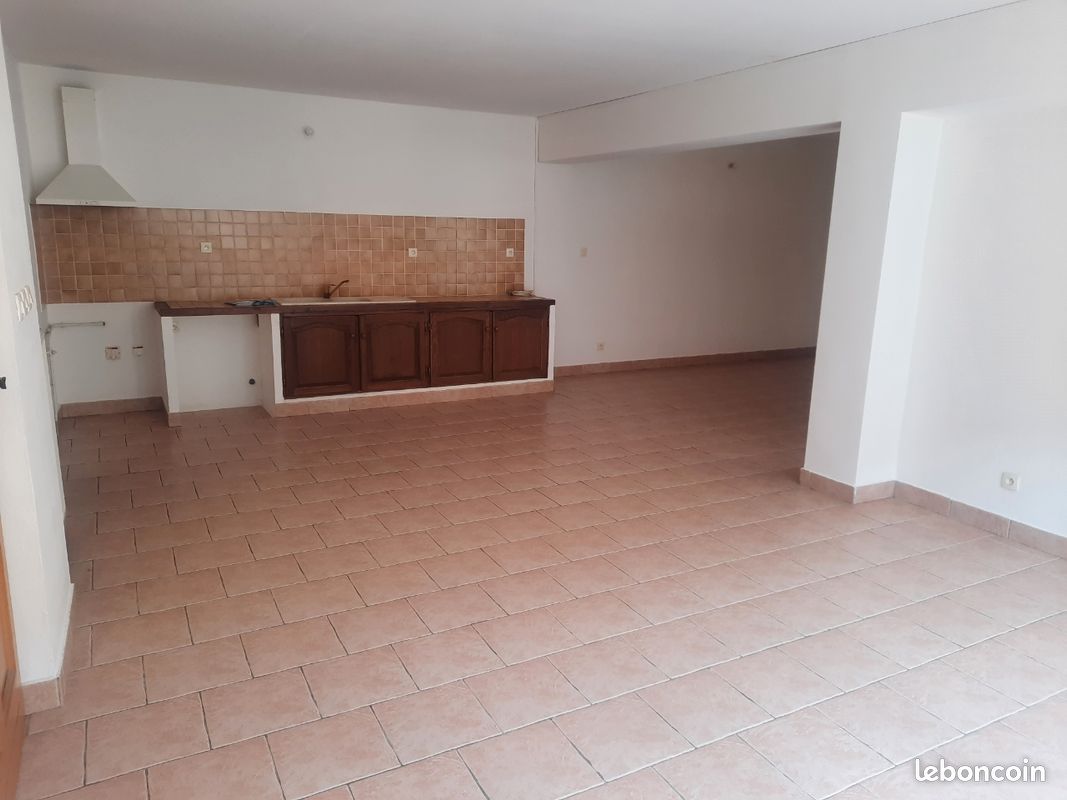 Appartement 2 pièces 70 m² · à Sumène · 70 m² · 490 €
