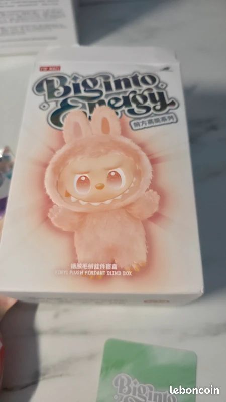 Labubu big into energy authentique Pop Mart peluche porte-clés rouge Love the monsters neuf (image 9)