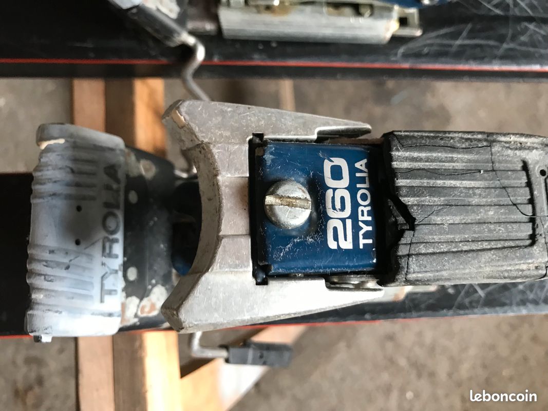 Paire de skis anciens (image 8)