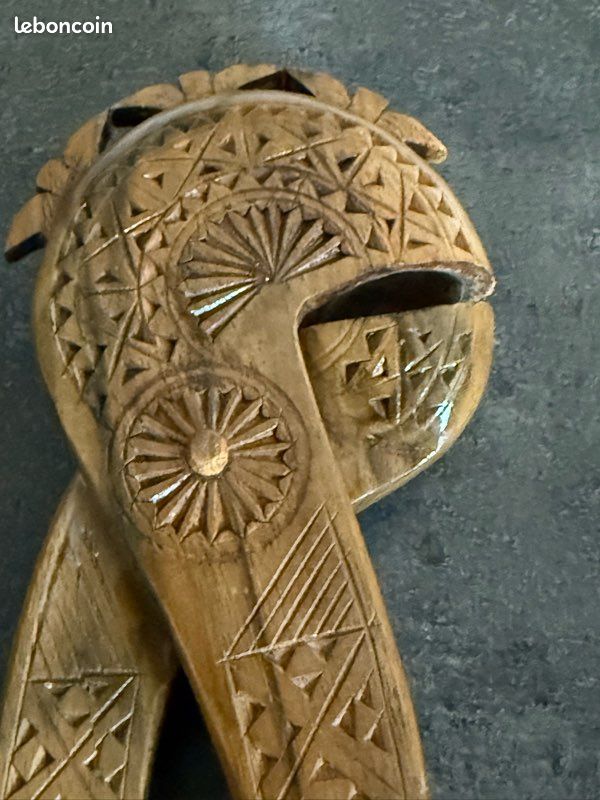 Casse-Noisette En Bois Sculpté Main - Décor De Noël Traditionnel Et Rustique