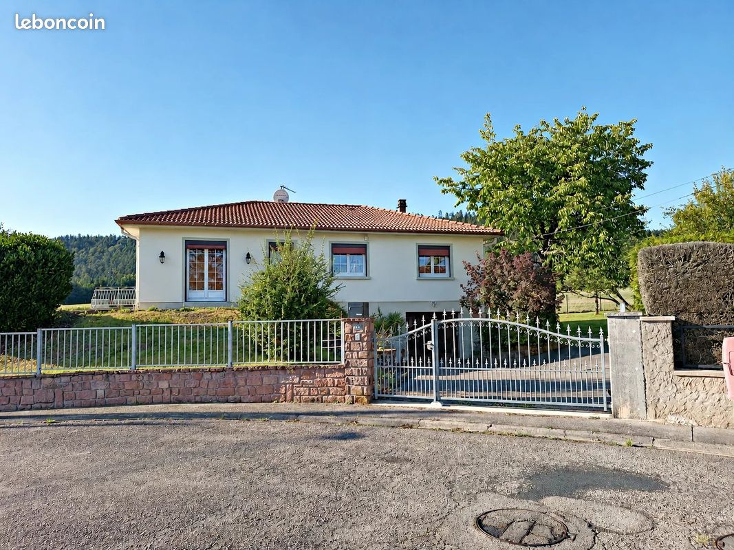 Maison 6 pièces 102 m² · à Étival-Clairefontaine · 102 m² · 185 000 €