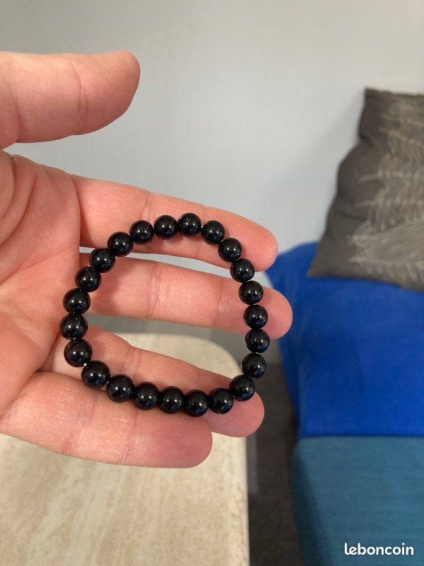 Vend deux bracelets noirs (image 4)