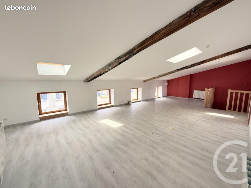 Appartement 4 pièces 88 m² · à Tarare · 88 m² · 750 €