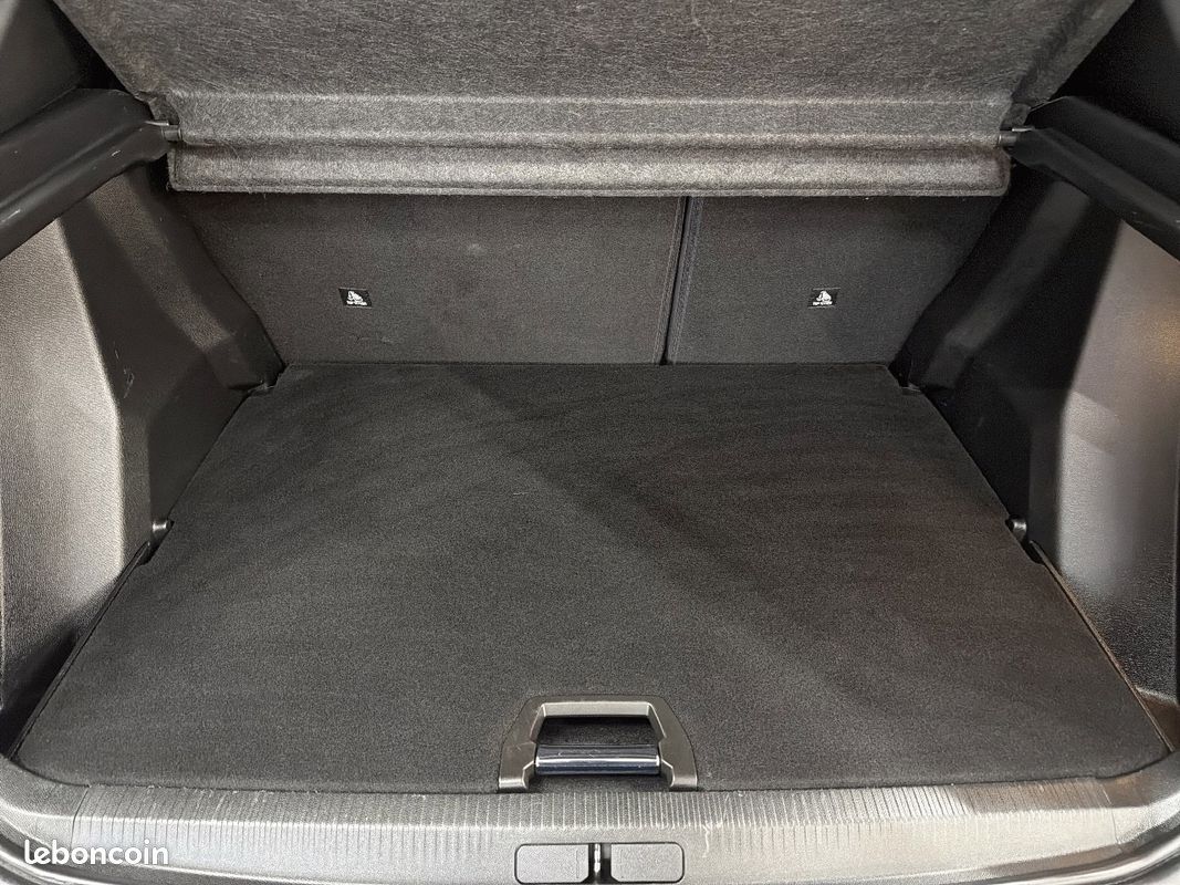PEUGEOT 2008 BlueHDi 130 S&S EAT8 GT Pack (image 22)
