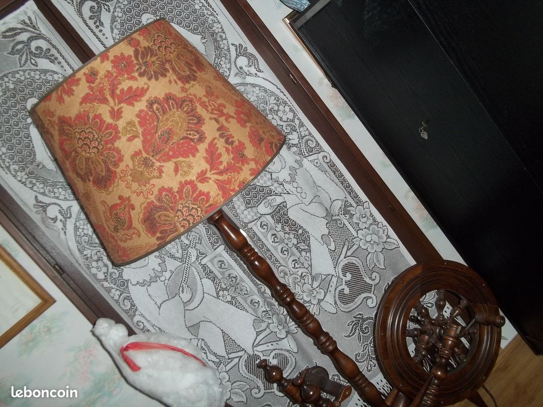 Lampadaire sur pied - forme rouet (image 3)