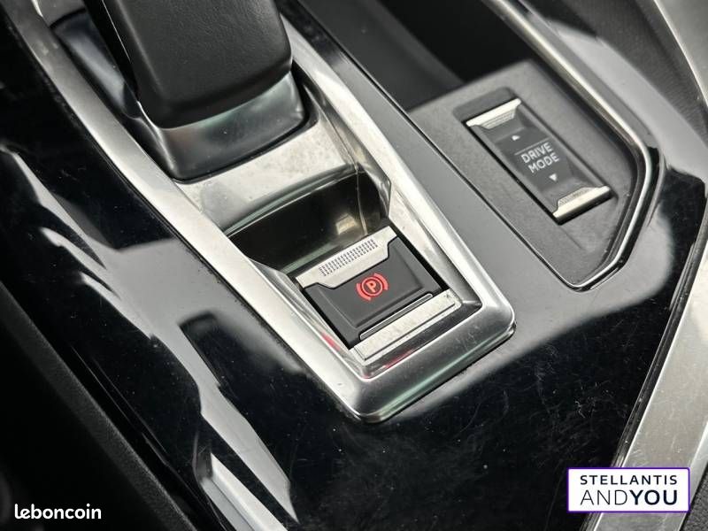 Peugeot 3008 Hybrid 225 e-EAT8 GT (image 32)