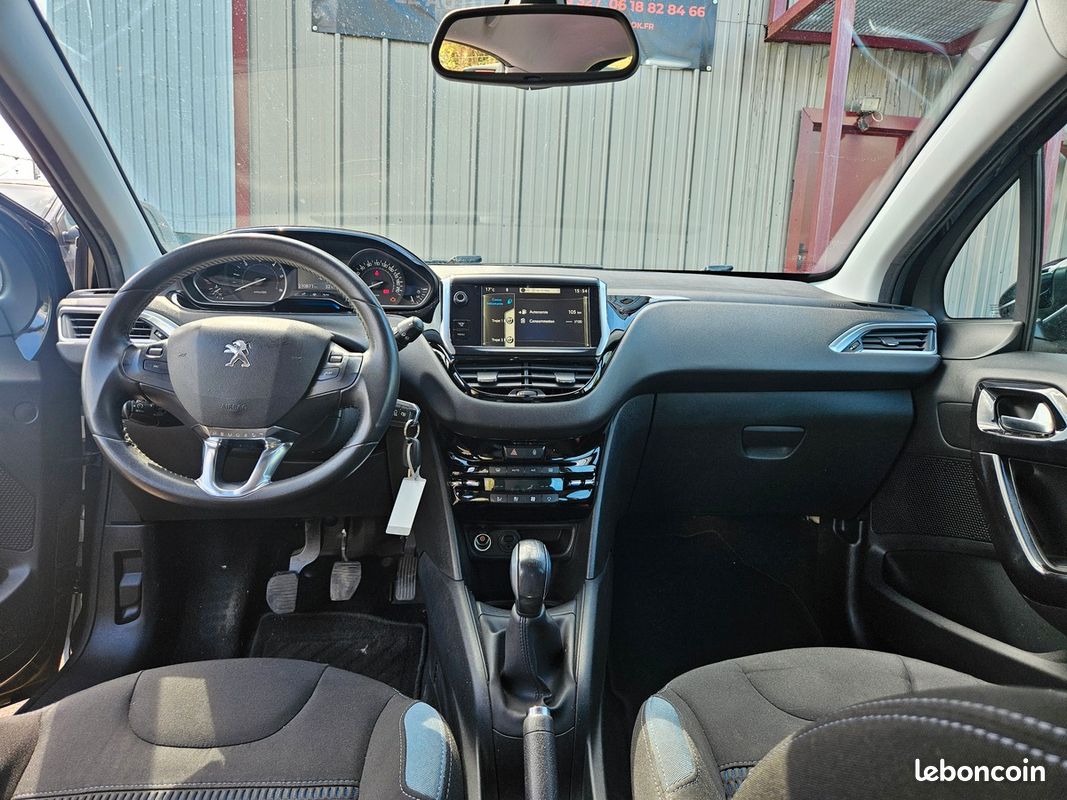 Peugeot 208 1.4l 70cv (image 5)
