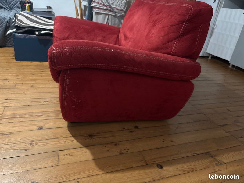 Fauteuil rouge (image 3)