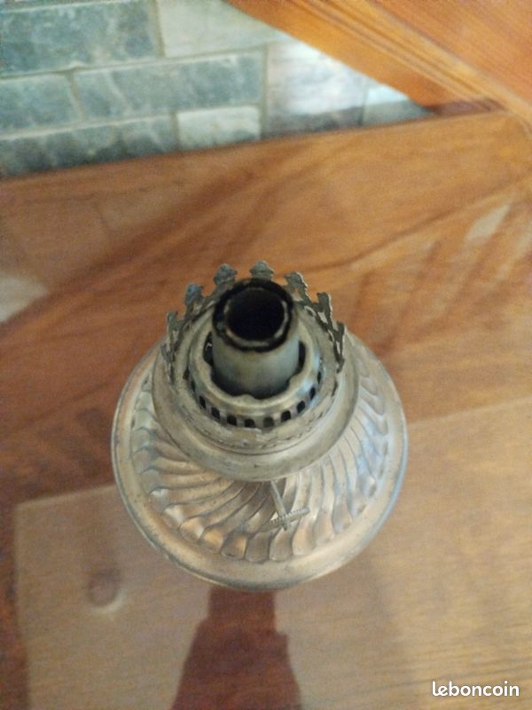 Lampe à pétrole en étain (image 3)