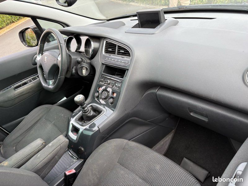 Peugeot 5008 1.6 hdi 112 cv 7 place (image 3)