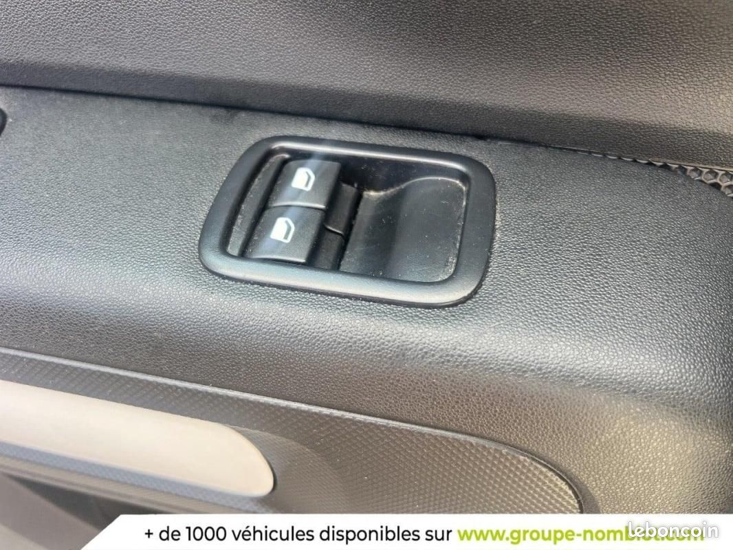 Citroën C3 PureTech 82 S&S BVM5 Graphic (image 25)