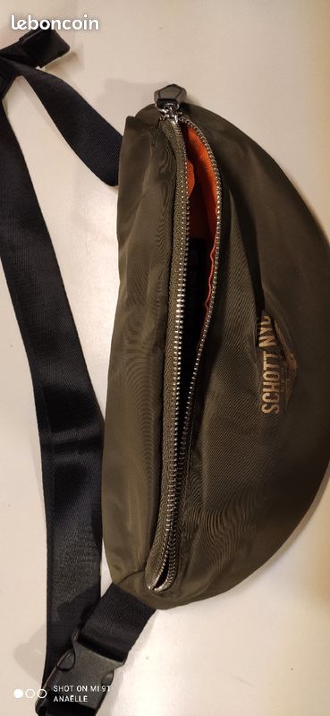 Sac banane Schott (image 1)