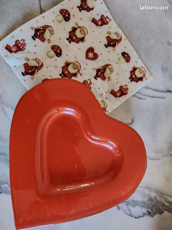 Très jolies petites assiettes coeur (image 1)