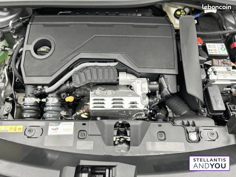 Peugeot 2008 Hybrid 145 ch e-DCS6 Allure (image 15)
