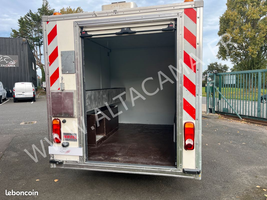 19 990 HT - RENAULT MASTER 125cv L3H2 RIDEAU COULISSANT ARRIERE TRANSPORT PEINTURE COMPARTIMENT VESTIAIRE- MARQUAGE SIGNALETIQUE (image 3)