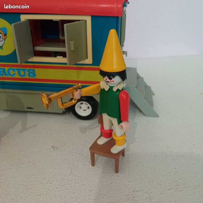 Playmobil - Cirque - 5057 Grande scène de cirque avec éclairage LED - Jeux & Jouets