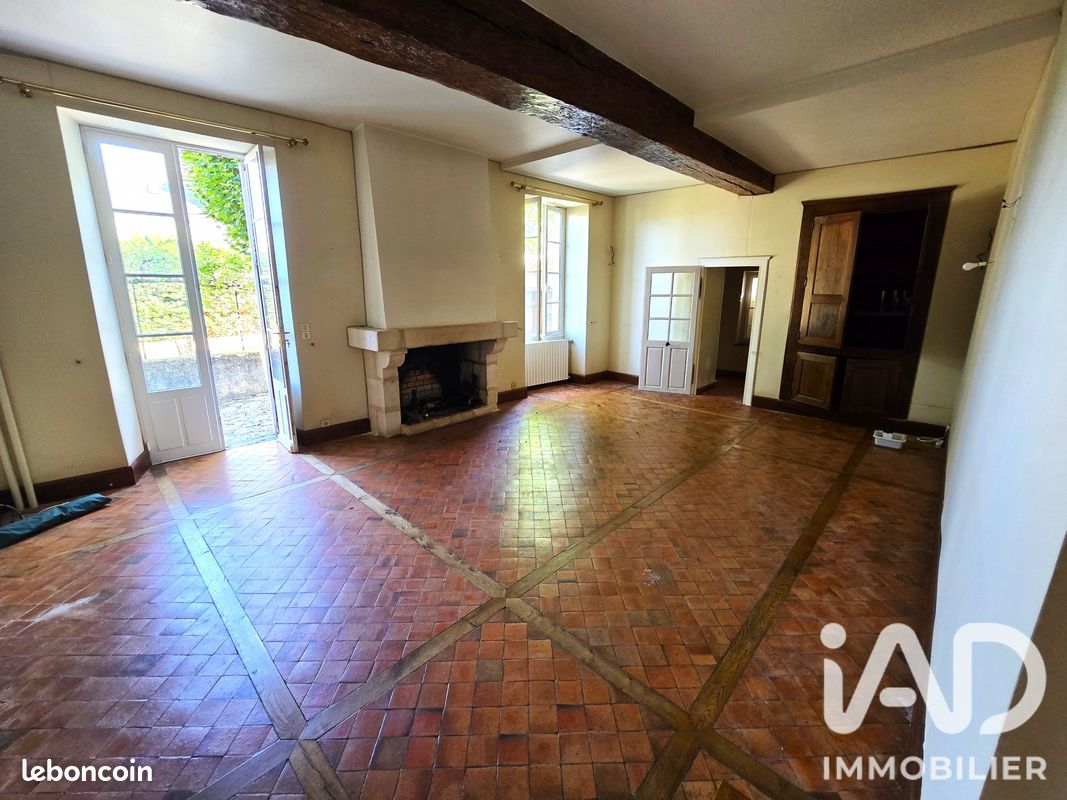 Maison 15 pièces 328 m² · à Buzançais · 328 m² · 225 000 €