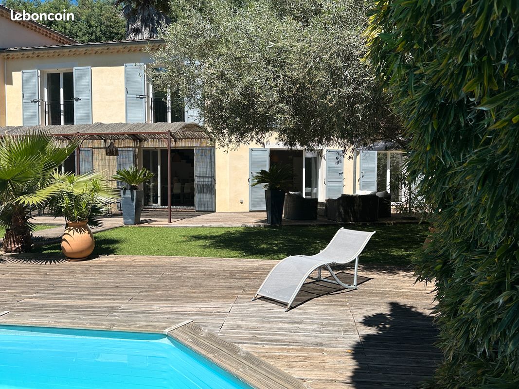 Maison 6 pièces 145 m² · à Rayol-Canadel-sur-Mer · 145 m² · 1 298 000 €