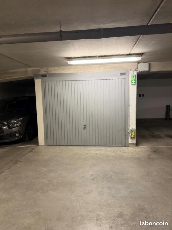 Parking 9 m² · à Vitry-sur-Seine · 9 m² · 100 €