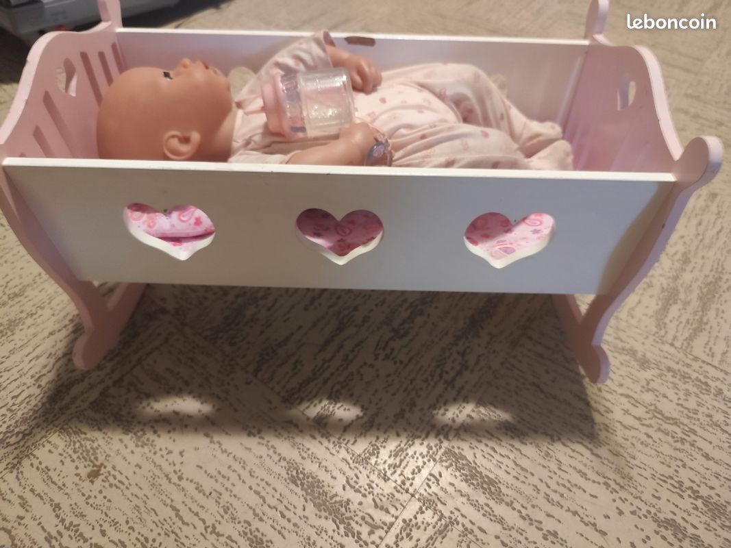 Bébé et son landeau (image 2)