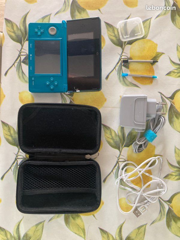Nintendo 3DS (image 1)