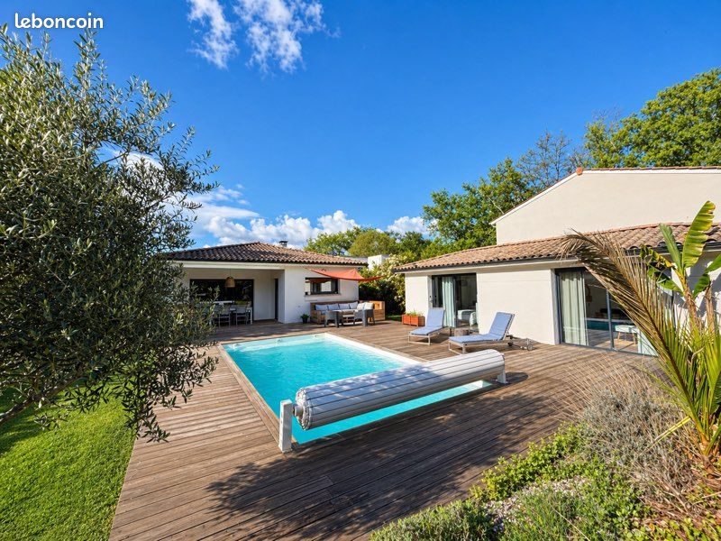 Maison 8 pièces 175 m² · à Le Pian-Médoc · 175 m² · 625 000 €