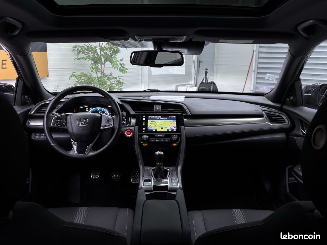 Honda Civic X (2) i-VTEC 129 - Executive 5p (image 6)