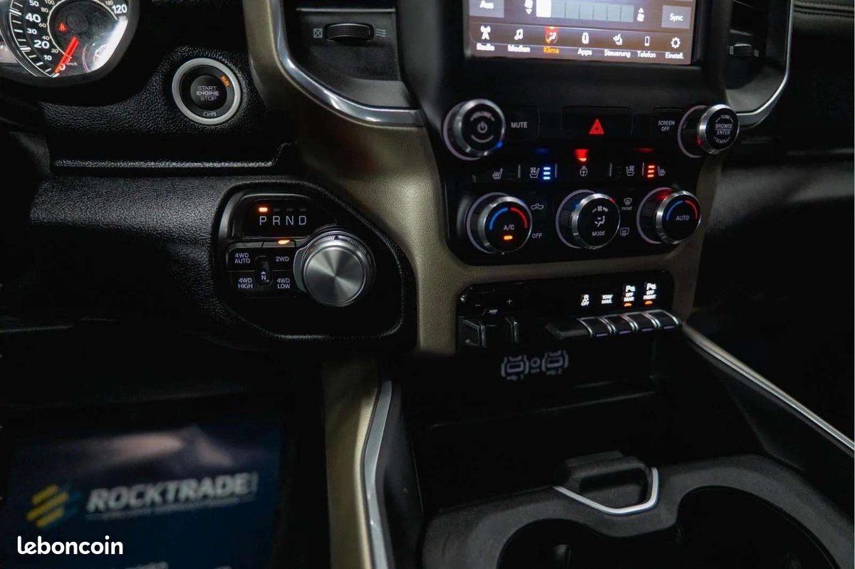 Dodge RAM 1500 Laramie Offroad Night Edition * 5.7 V8 HEMI * 4x4 * Cuir * Alpine * Jantes 22" (image 28)
