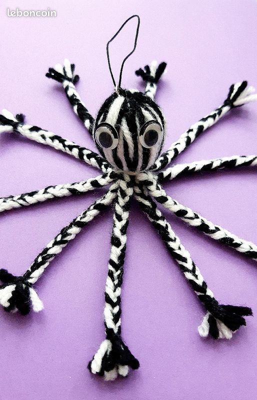Petit Poulpe en Laine 👾 Noir/Blanc (image 1)