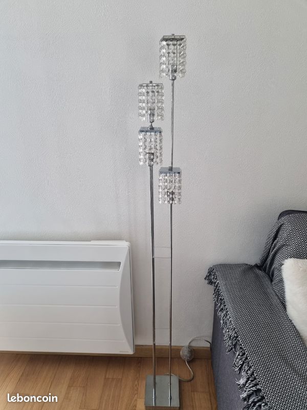 Lampadaire moderne (image 1)