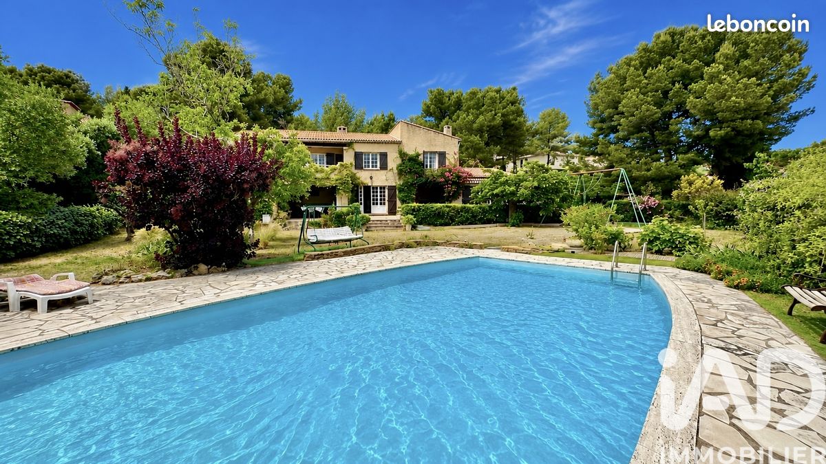 Maison 7 pièces 159 m² · à La Cadière-d'Azur · 159 m² · 800 000 €